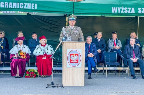 Komendant Główny Straży Granicznej podczas wystąpienia.