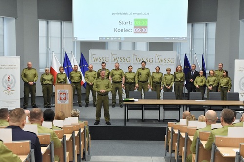 Komisja egzaminacyjna z Prorektorem - Zastępcą Komendanta ds. kształcenia podczas oficjalnego rozpoczęcia Komisja egzaminacyjna z Prorektorem - Zastępcą Komendanta ds. kształcenia podczas oficjalnego rozpoczęcia