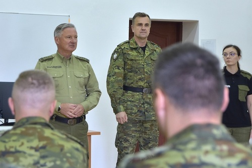  Płk SG Krzysztof Muzyczuk podczas powitania