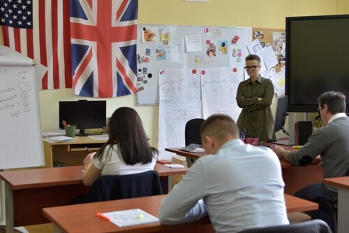 Funkcjonariusze podczas egzaminu pisemnego